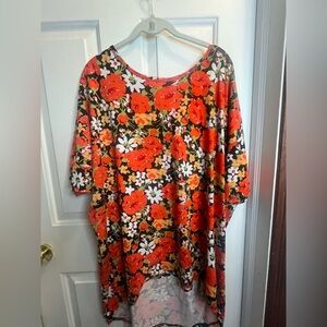 LuLaRoe Orange Tunic with 3/4 Sleeves and Boxy Fit
